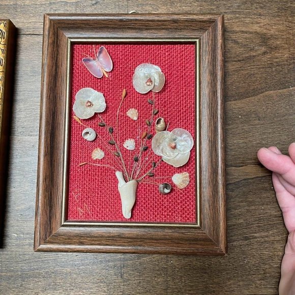 Vintage Shell Floral Handcrafted Picture Set (2) - Picture 3 of 13